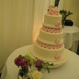 fwthumb3 tier cake with hotch potch flower vases.jpg